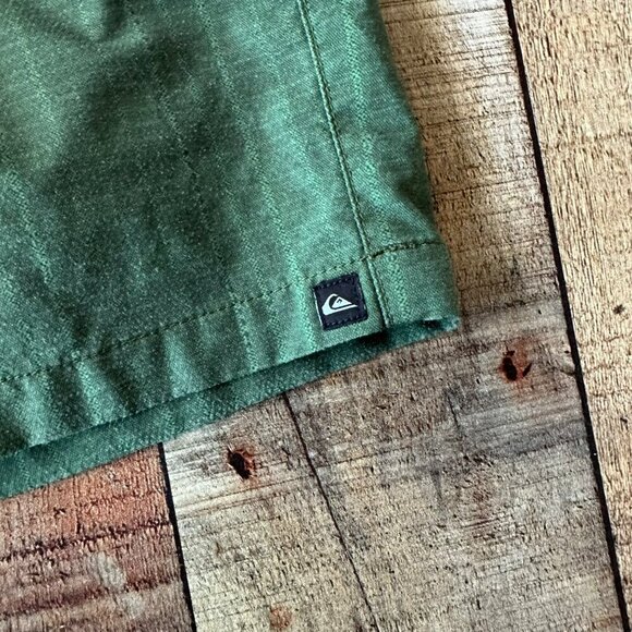 Quiksilver Boys Green Board Shorts 26” With Button & Zip Closure - Picture 11 of 11